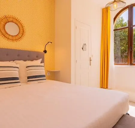 Le Castellamar מלון 3*